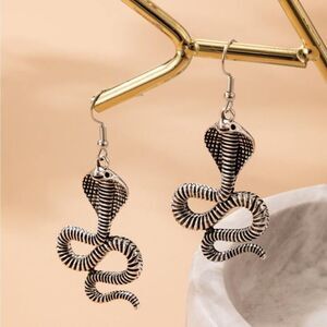 5/$25 SILVER COLOR 🐍 SNAKE EARRINGS